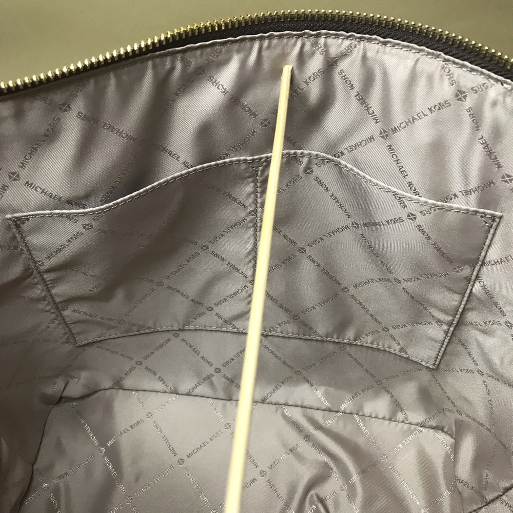 MICHAEL KORS CHARLOTTE LARGE TOP ZIP TOTE - Picture 9 of 13